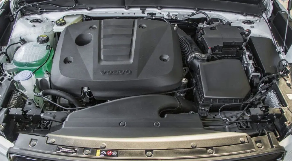 2022 Volvo XC40 Engine