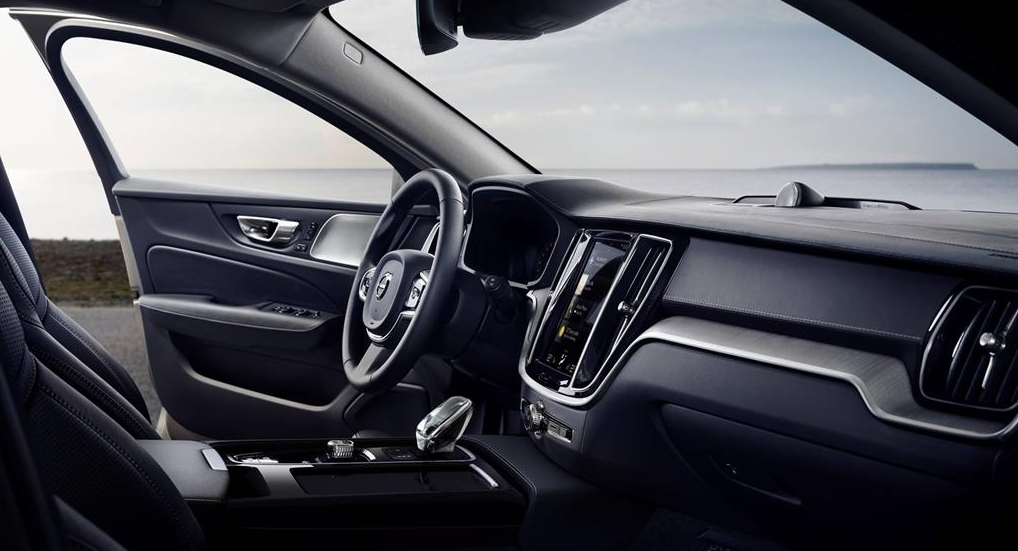 New 2023 Volvo V60 Cross Country Interior