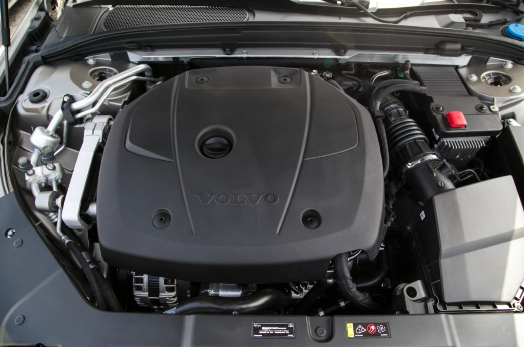 New 2023 Volvo V60 Engine