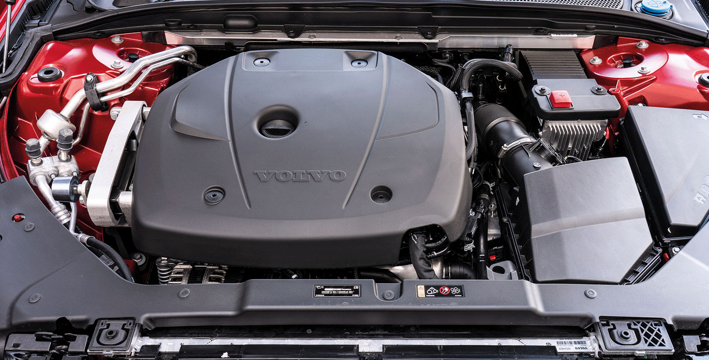 New 2023 Volvo V60 T8 Engine