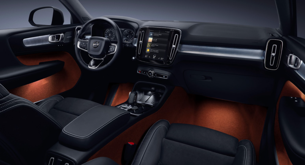 New 2023 Volvo XC40 Interior