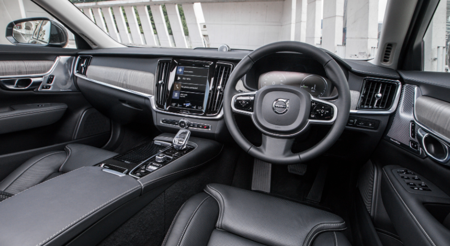 New 2023 Volvo S90 Interior
