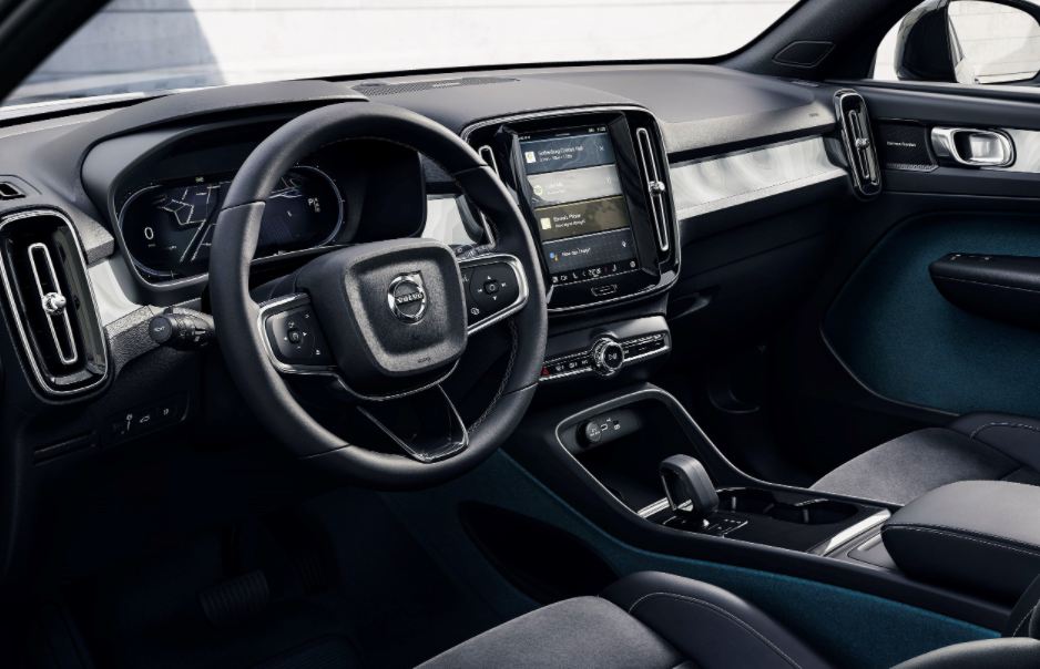 New Volvo C40 2023 Interior