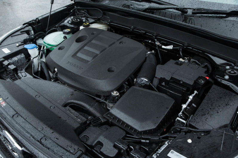 2023 Volvo XC40 Engine